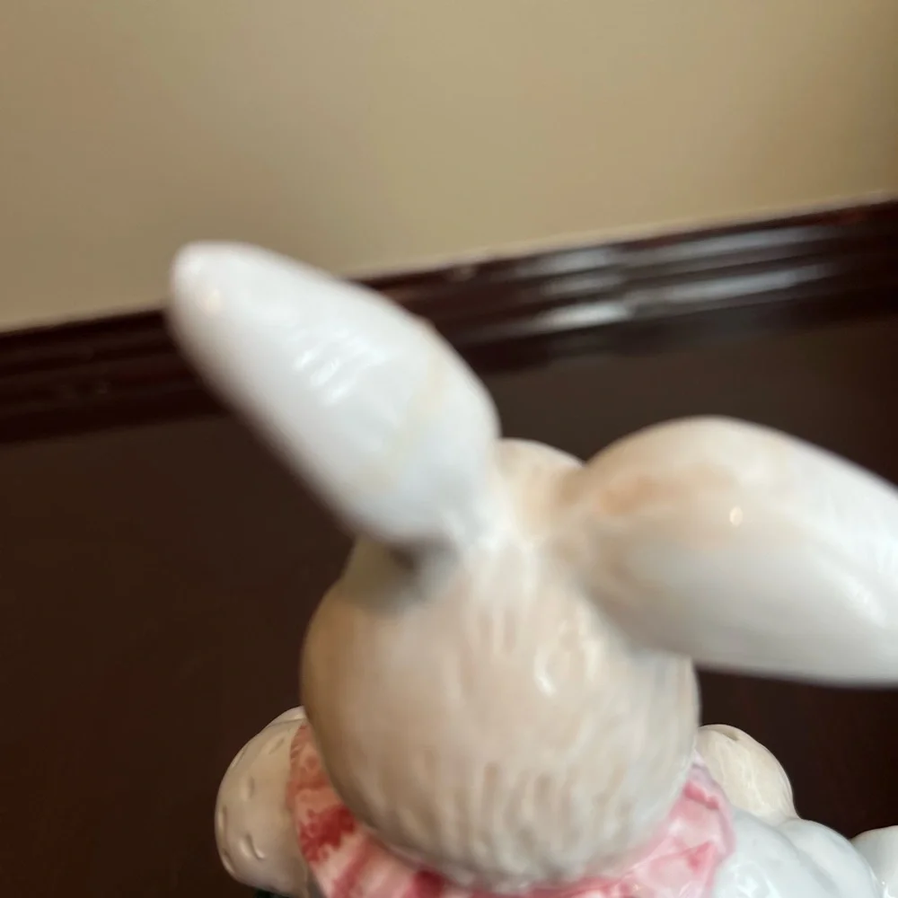 Vintage Fitz and Floyd Hand Painted Blossom Bunny-new battery -works great!